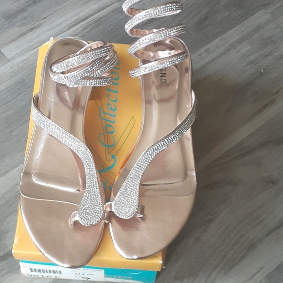 Diamond studded sandals - Picture 2 of 3